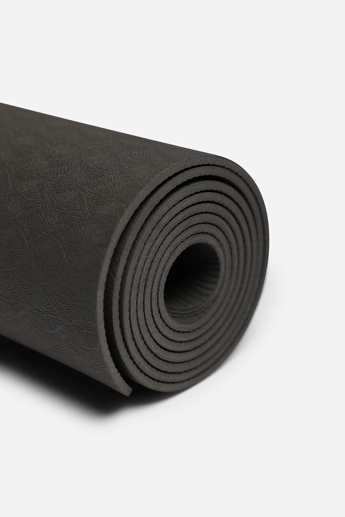 Northern 4mm Yoga Mat Non-Slip, Eco-Friendly Exercise Mat, Pilates & Home Workouts - Black - Image 3